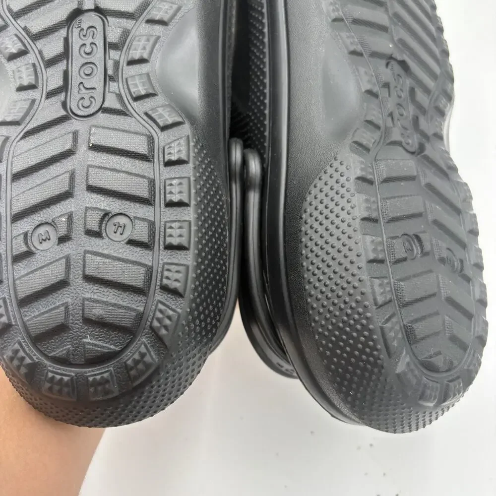 Crocs Classic Men's Size 11 Black Comfort Linned Faux Fur Slip-On Comfort Clogs